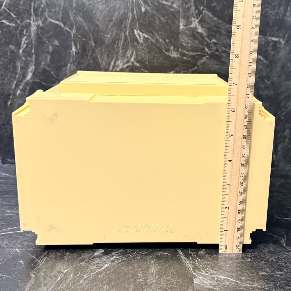 1983 WORLD WIDE MEDIA Folding Plastic Sewing Box w/Thread Spools - Picture 14 of 16